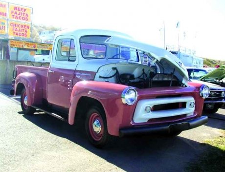 1956 International S-100 1/2-ton pickup
