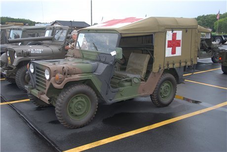 1969 Kaiser Jeep M718A1 2-dr 1/4-ton 4x4 military ambulance