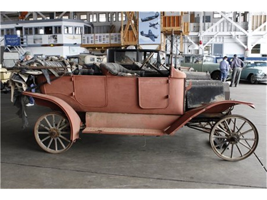 1914 Ford Model T  tourer