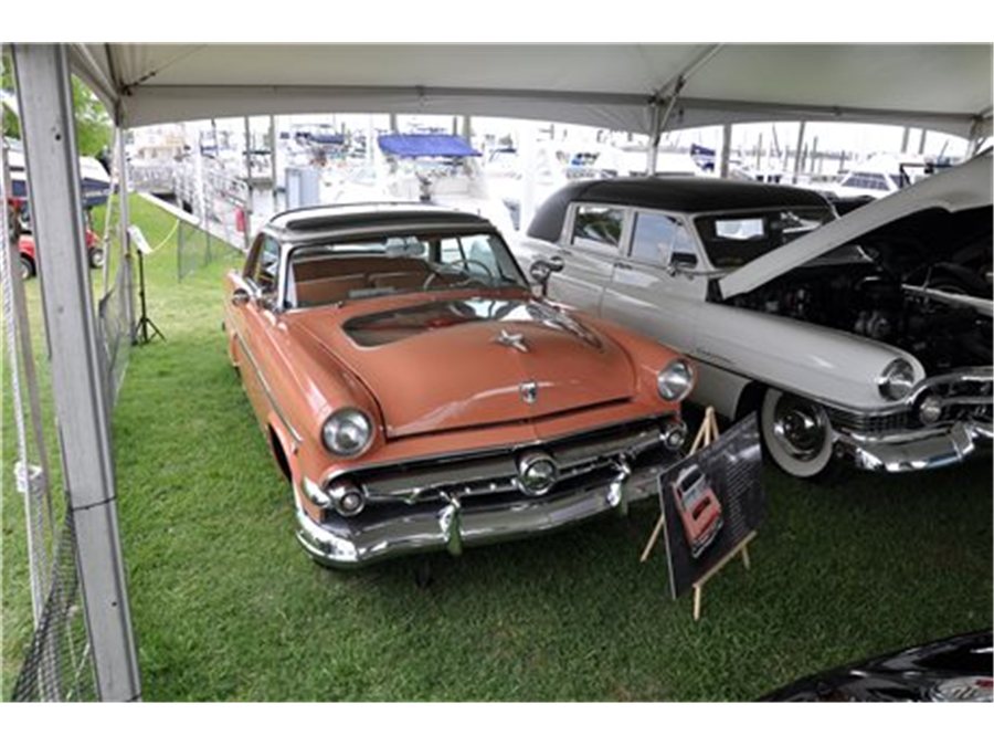 1954 Ford Crestline Skyliner 