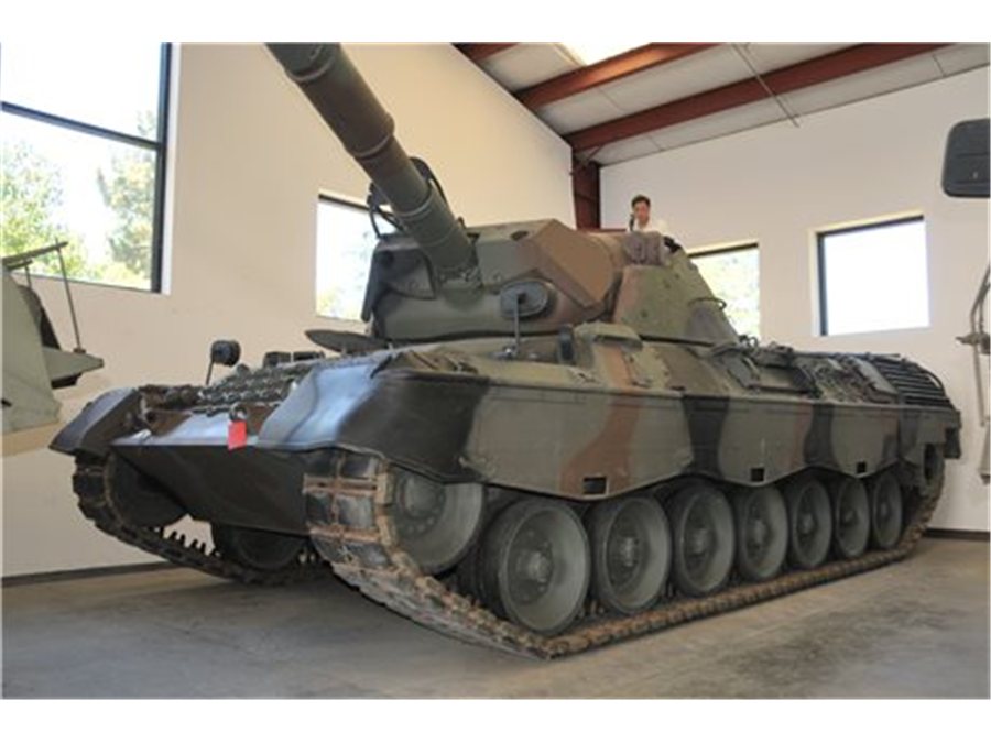 1969 Krauss-Maffei 1A1A4 Leopard  battle tank