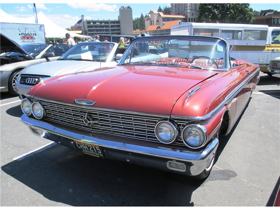 1962 Ford Galaxie Sunliner convertible