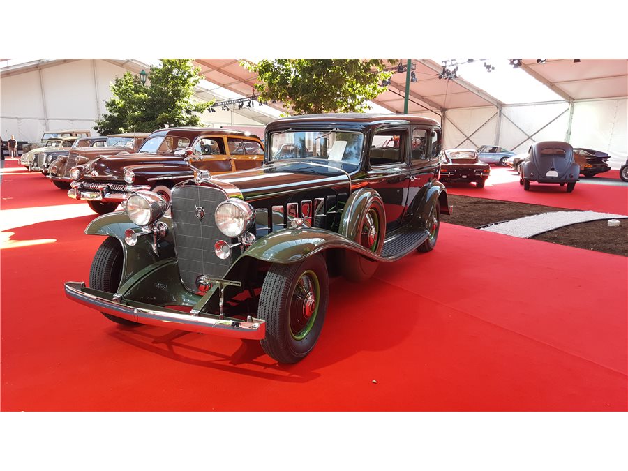 1932 Cadillac 452B V16 Fleetwood Imperial limousine