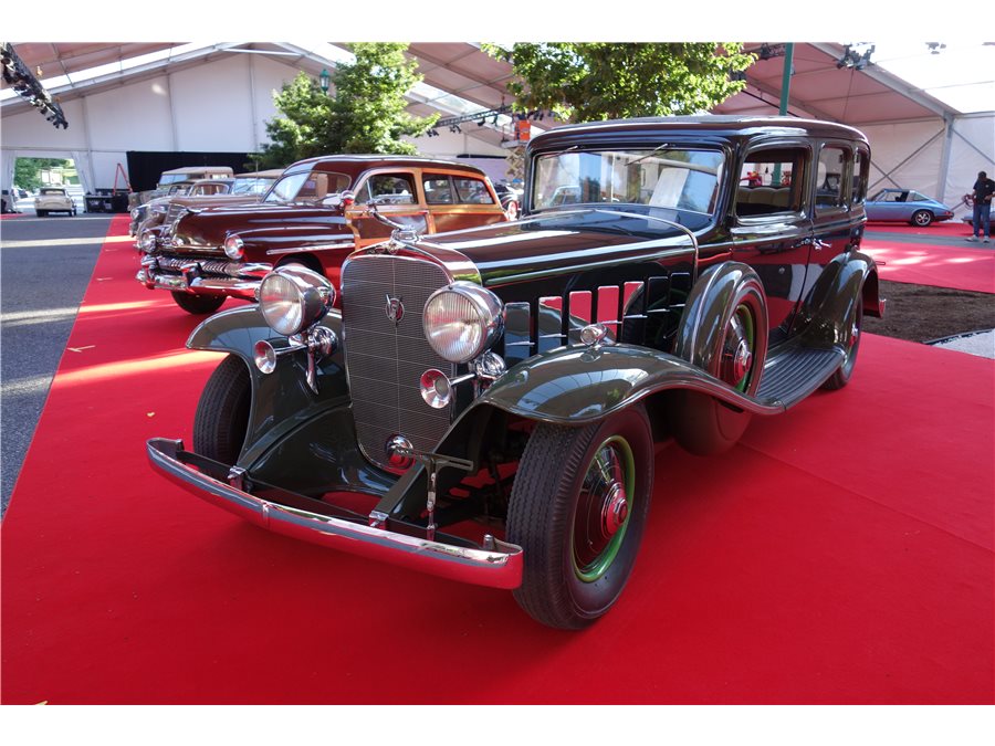 1932 Cadillac 452B V16 Fleetwood Imperial limousine