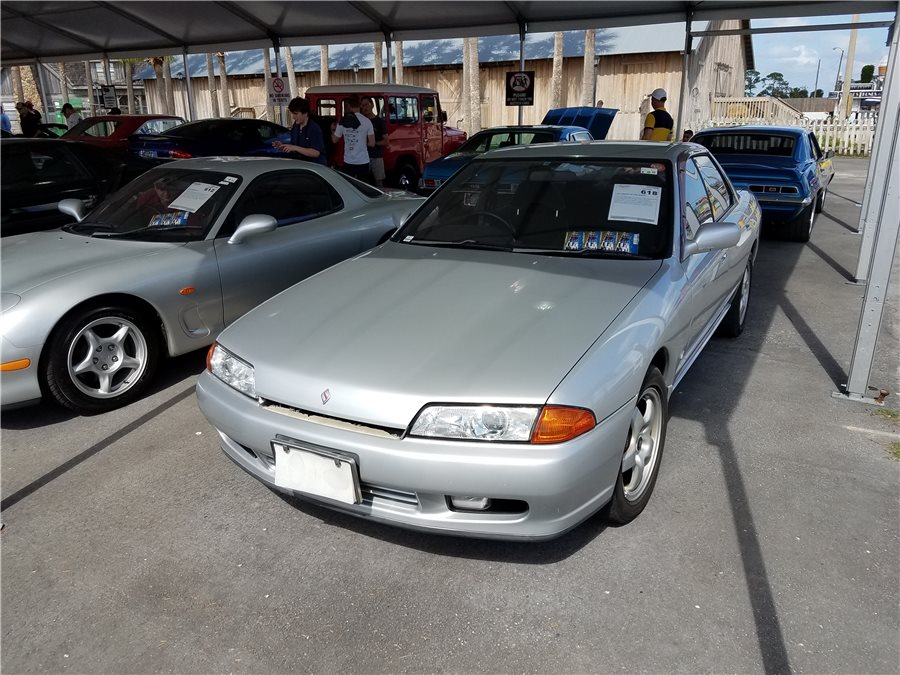 1992 Nissan Skyline GTS-T sedan