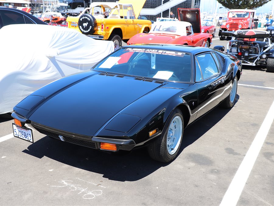 1972 DeTomaso Pantera coupe