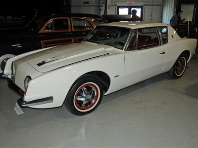 1963 Studebaker Avanti R2 coupe