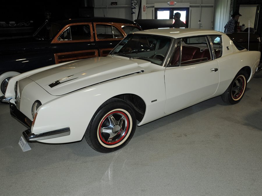 1963 Studebaker Avanti R2 coupe