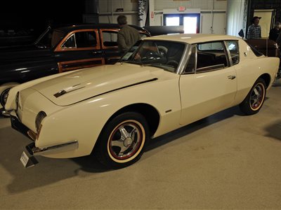 1963 Studebaker Avanti R2 coupe