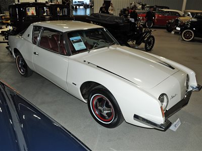 1963 Studebaker Avanti R2 coupe