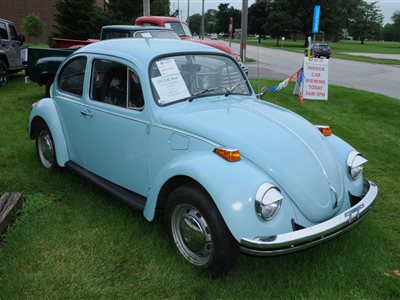1973 Volkswagen Beetle 2-dr sedan
