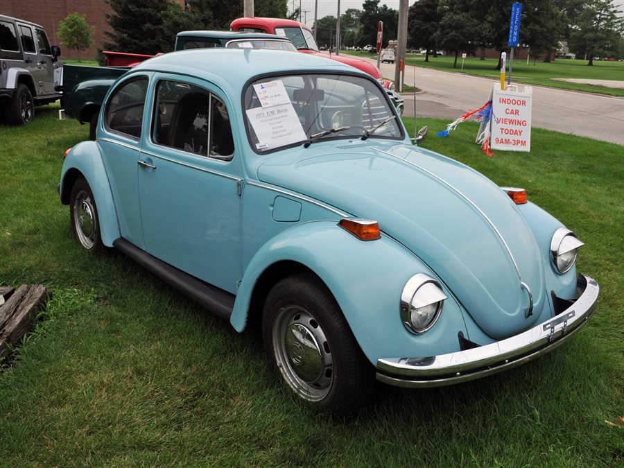 1973 Volkswagen Beetle 2-dr sedan