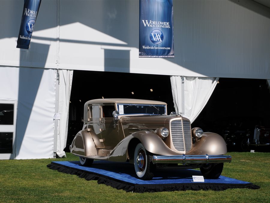 1929 Duesenberg Model J sedan