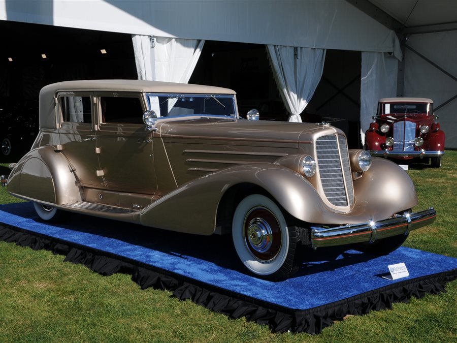 1929 Duesenberg Model J sedan