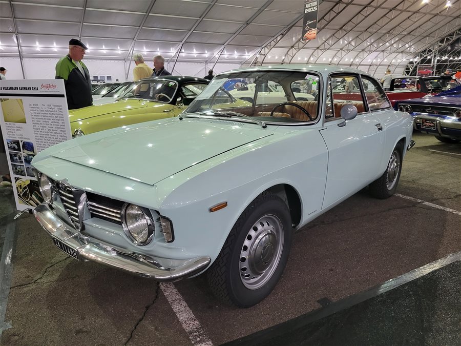 1966 Alfa Romeo Giulia Sprint Veloce 2-dr sedan