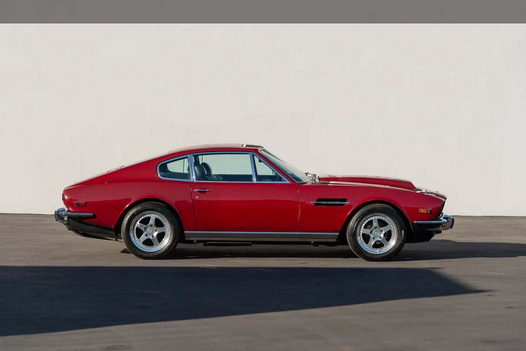 1976 Aston Martin V8 Series III coupe