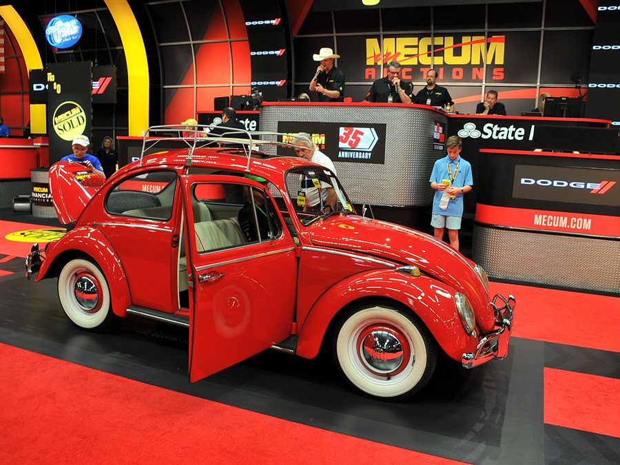 1966 Volkswagen Beetle 2-dr sedan