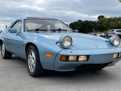 1982 Porsche 928 coupe