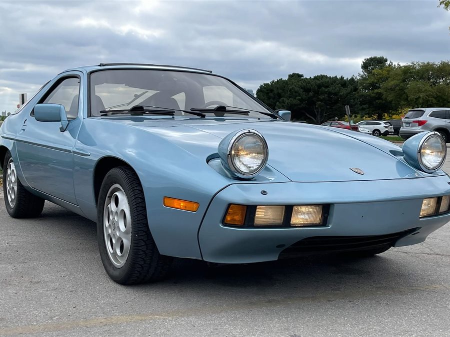 1982 Porsche 928 coupe