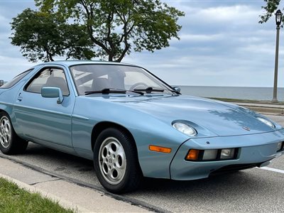1982 Porsche 928 coupe