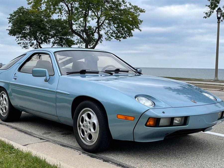 1982 Porsche 928 coupe