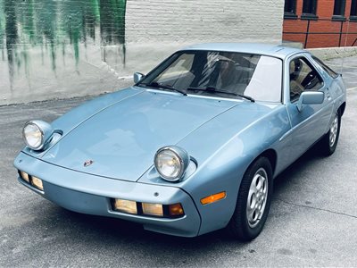 1982 Porsche 928 coupe