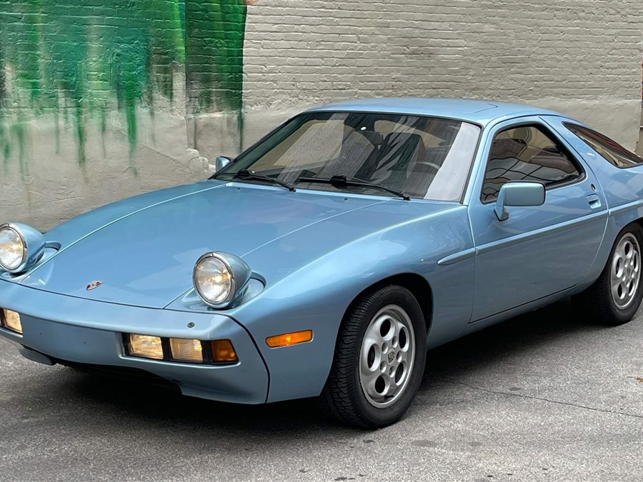 1982 Porsche 928 coupe