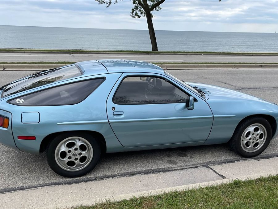 1982 Porsche 928 coupe