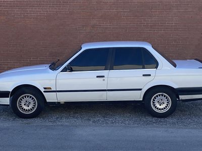 1988 BMW 318i 4-dr sedan