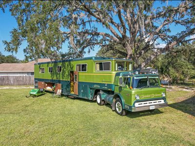 1974 Ford C-750 Camelot Cruiser motorhome conversion semi-truck motorhome