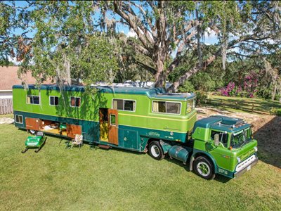 1974 Ford C-750 Camelot Cruiser motorhome conversion semi-truck motorhome