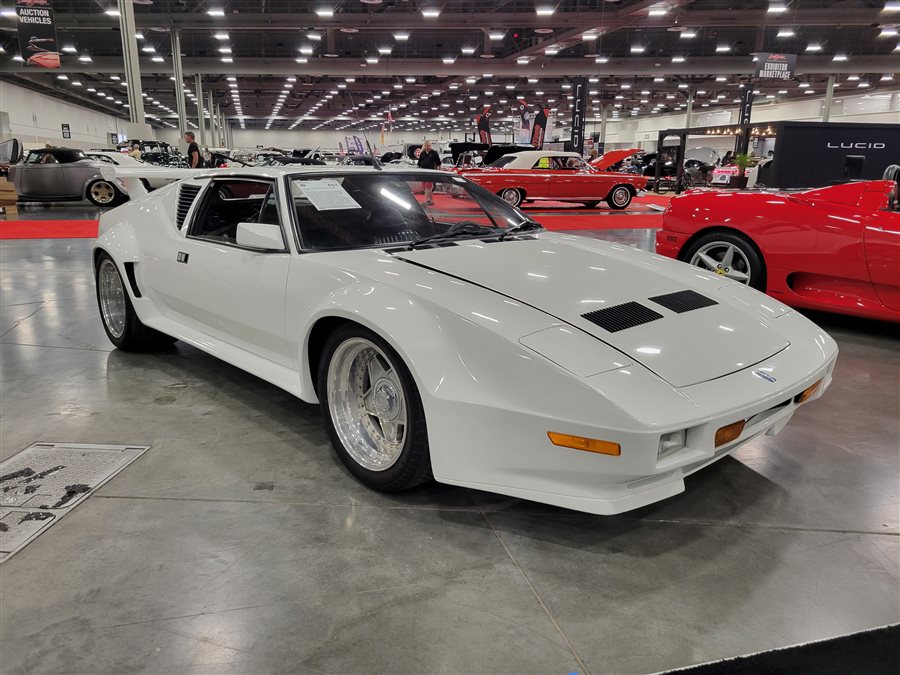1971 DeTomaso Pantera coupe