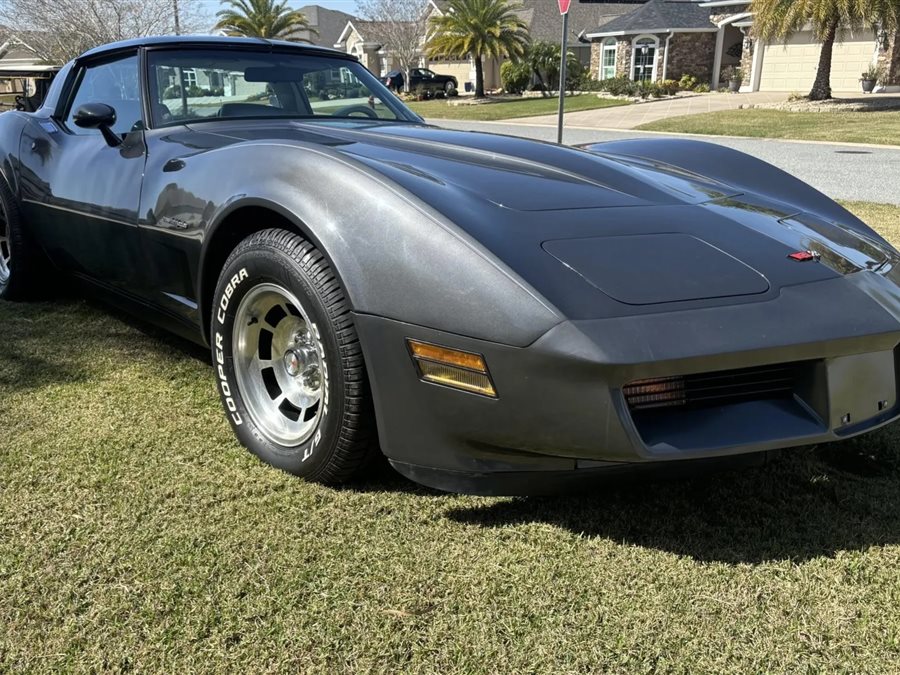 1982 Chevrolet Corvette coupe