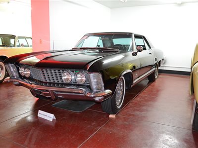 1963 Buick Riviera 2-dr hard top