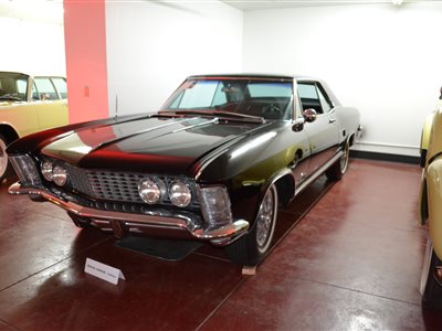 1963 Buick Riviera 2-dr hard top