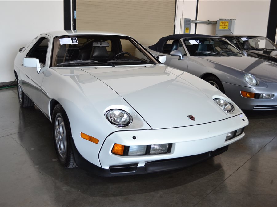 1981 Porsche 928 coupe