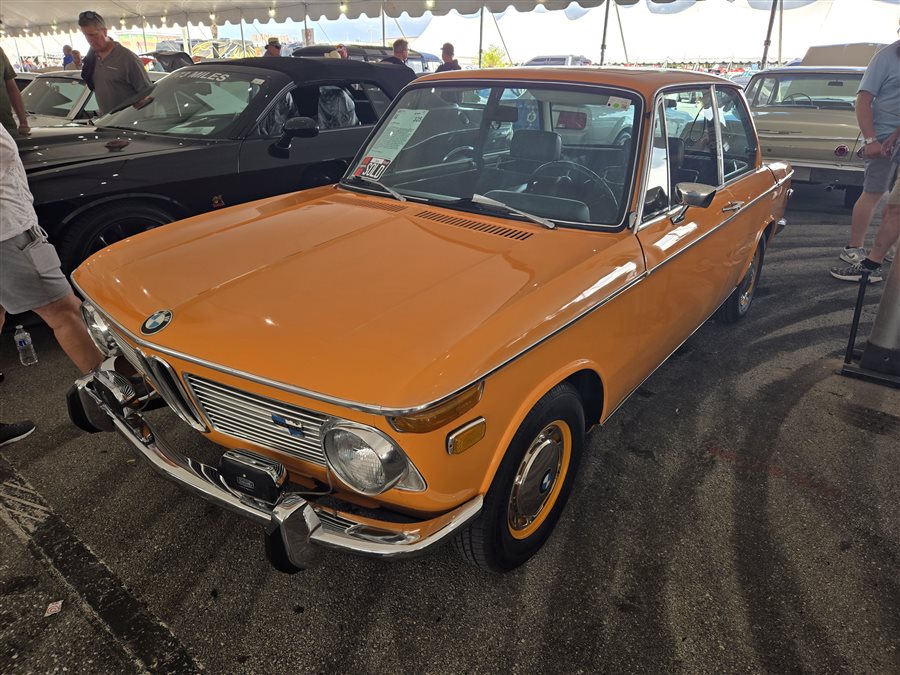 1970 BMW 2002 2-dr sedan