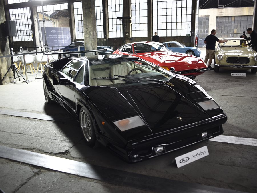 1989 Lamborghini Countach 25th Anniversary coupe