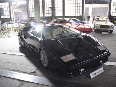 1989 Lamborghini Countach 25th Anniversary coupe