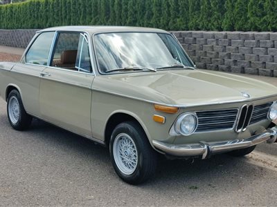 1971 BMW 2002 2-dr sedan