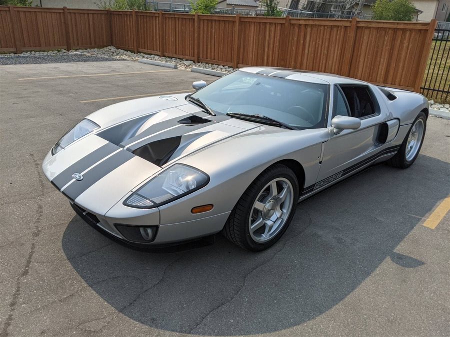2005 Ford GT coupe