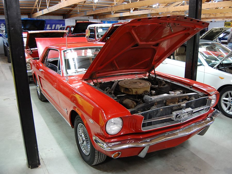 1965 Ford Mustang 2-dr hard top