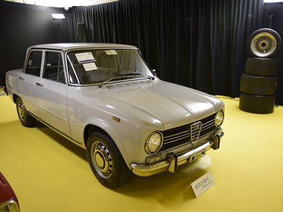 1971 Alfa Romeo Giulia 1300 Super sedan