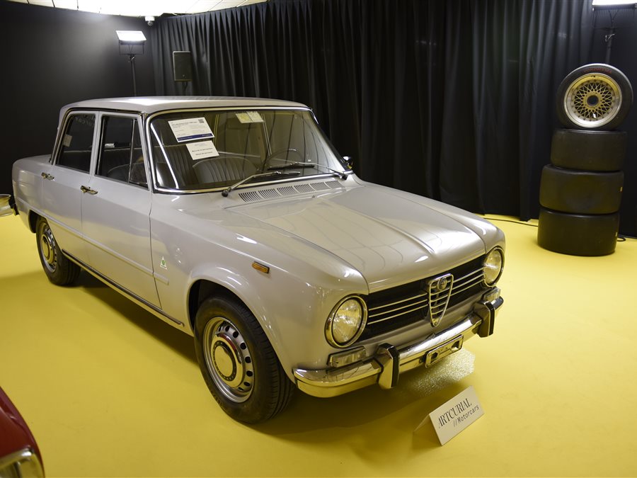1971 Alfa Romeo Giulia 1300 Super sedan