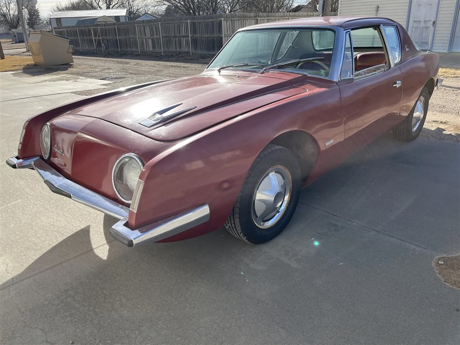 1964 Studebaker Avanti R2 coupe